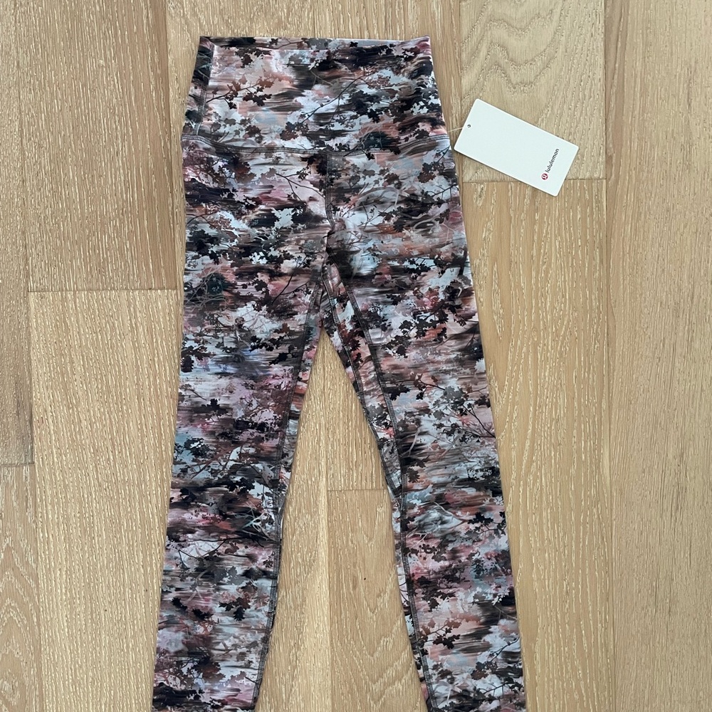 NWT Lulu Lemon Align Pants Size 4. 💕